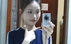 小车坐不下岳坐我腿上